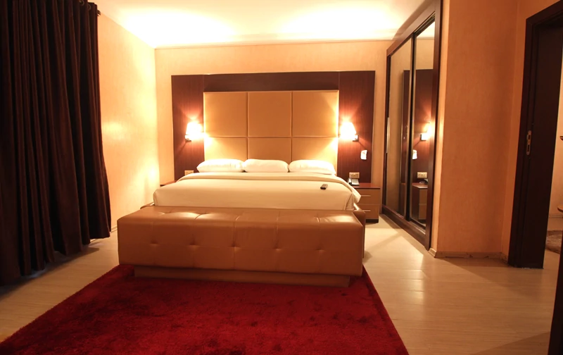 /web/uploads/116/Chesney Hotel/header-images/gold-room-4.jpg